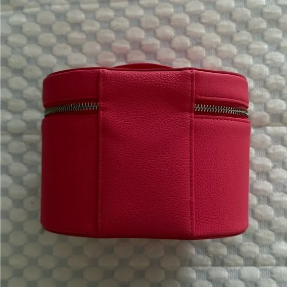 SAIE BEAUTY MINI MAKEUP BAG. - Picture 2 of 5